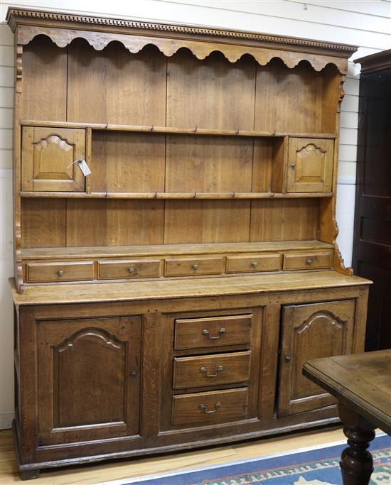 An oak dresser W.185cm